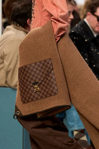Look 147